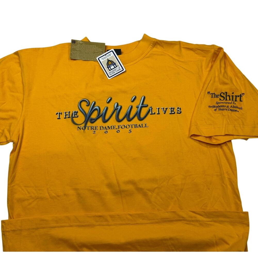 Notre Dame Fighting Irish Yellow T-Shirt Men’s Size Medium New Vintage 2005